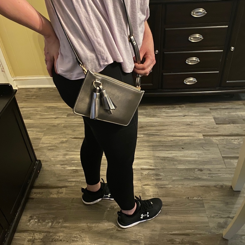 Matching dress shoes and purse for fancy occasion - Picture 8 of 9